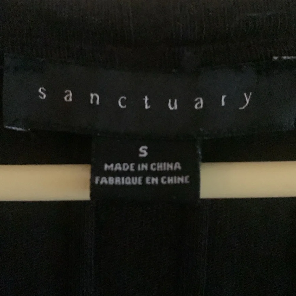 Sanctuary Black Ribbed 3/4 Sleeve Fitted Blouse - Picture 3 of 6